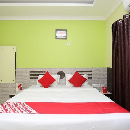 Oyo 24317 Aditya Guest House 3 Бхубанешвара Экстерьер фото