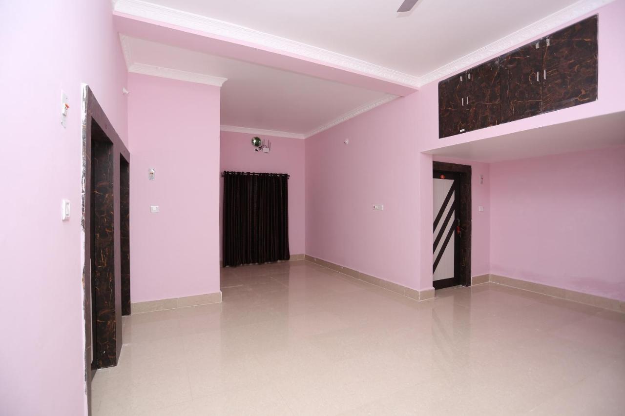 Oyo 24317 Aditya Guest House 3 Бхубанешвара Экстерьер фото