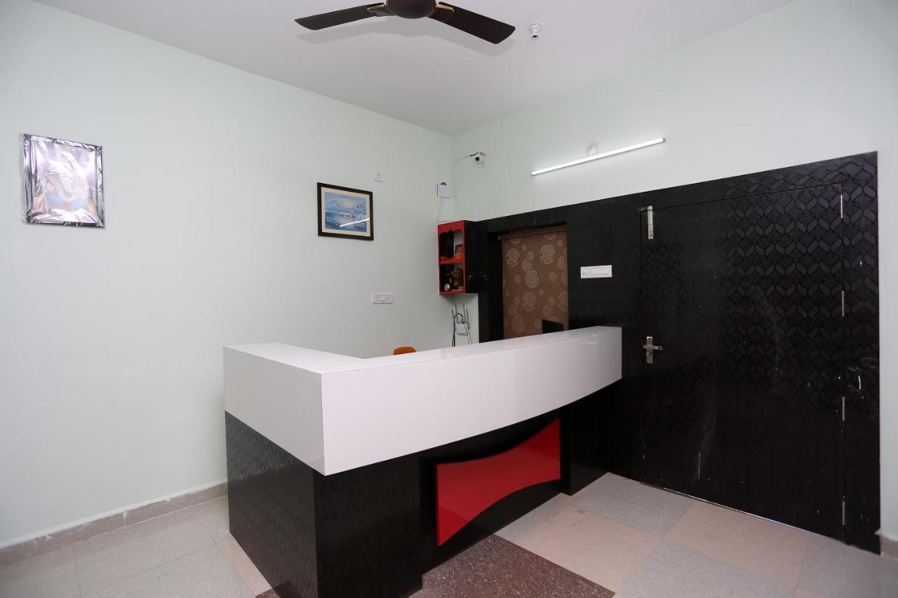 Oyo 24317 Aditya Guest House 3 Бхубанешвара Экстерьер фото
